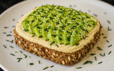 Tostada Keto con Palta, Hummus y Spirulina en Hebras | Lista en 5 Minutos